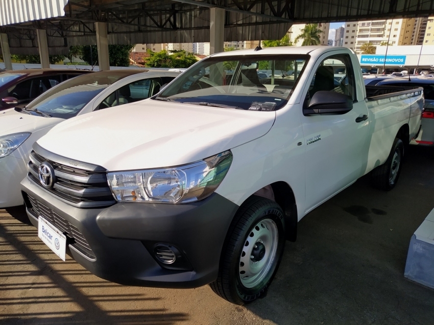 TOYOTA Hilux Cabine Simples 2.8 4X4